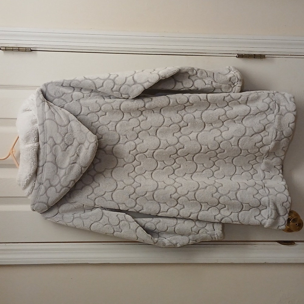 DISNEY Cozy Gray Hooded Fleece Pullover Lounger Gray/White Size S NWOT - Picture 6 of 8